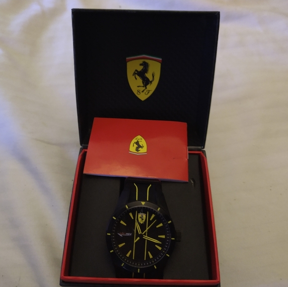 Ferrari watch - Picture 1 of 6